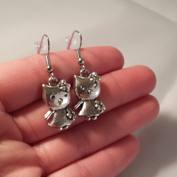 Silver Hello Kitty Earrings Hypoallergenic Hooks! - Picture 1 of 2